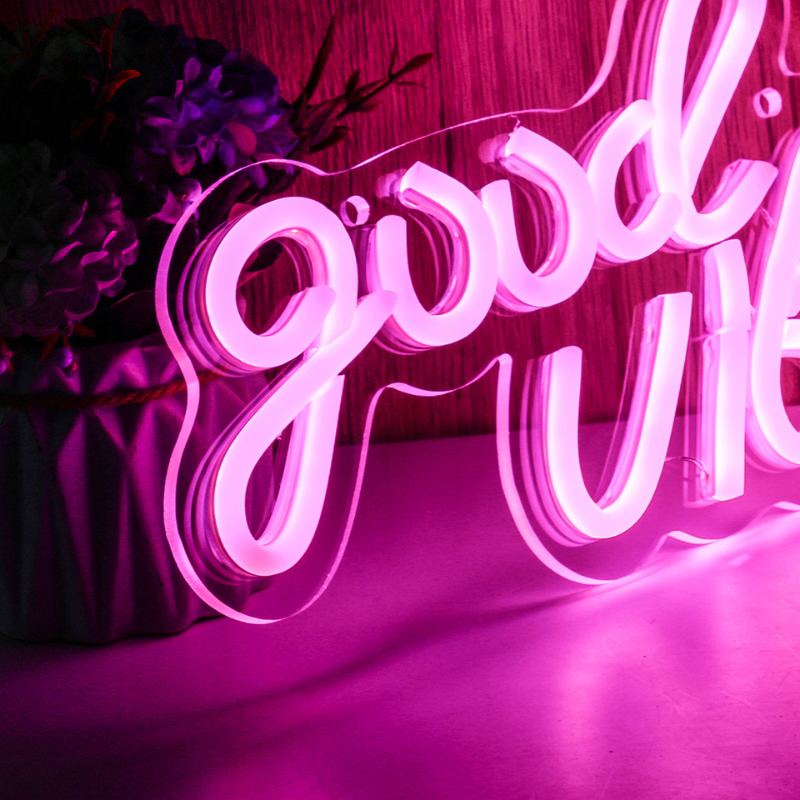 Neon led good vibes rose femme Look tendance et rétro -Luminogreen